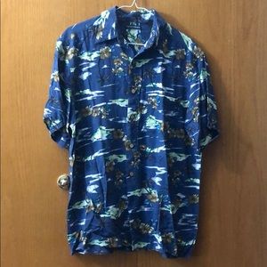 Hawaii shirt button down Men’s Medium